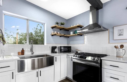 Joshua Tree Cabin | Your updated homestead in the heart of the Joshua Tree Wild West