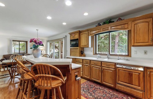 Zenda House | Your Waterfront Retreat with a Sprawling Deck & Amazing Sunsets!