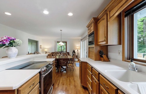 Zenda House | Your Waterfront Retreat with a Sprawling Deck & Amazing Sunsets!