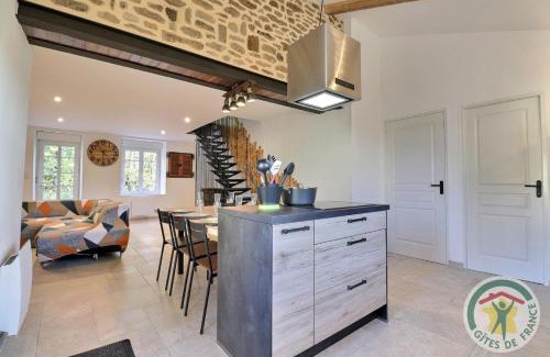 Saint-Brice-en-Cogles House | Youwen