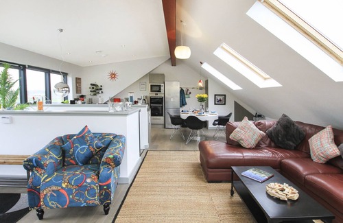 Holyhead Cottage | YSBRYD Y MYNYDD, pet friendly, luxury holiday cottage in South Stack