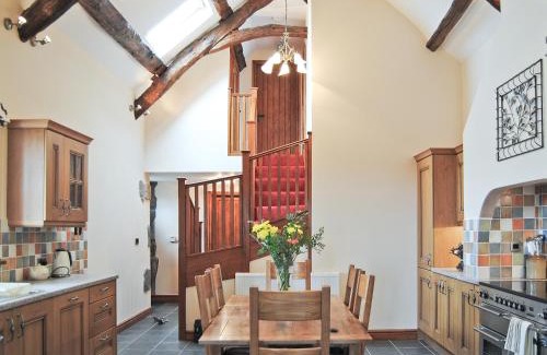 Harlech House | Ysgubor