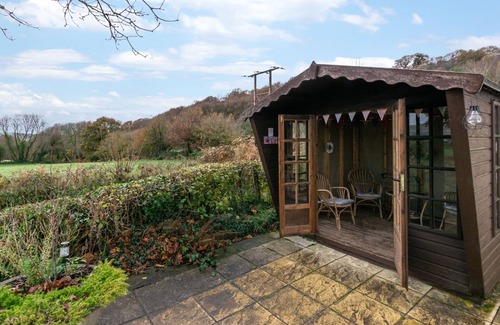 Margam House | Ysgubor Tawe - Three Bedroom House, Sleeps 6