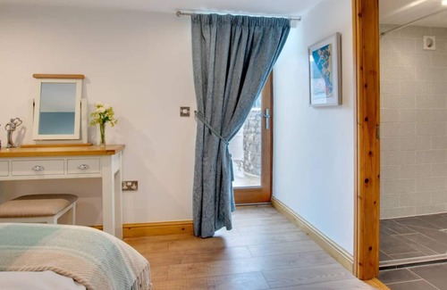 Lixwm House | Ysgubor y Graig in the beautiful Holywell