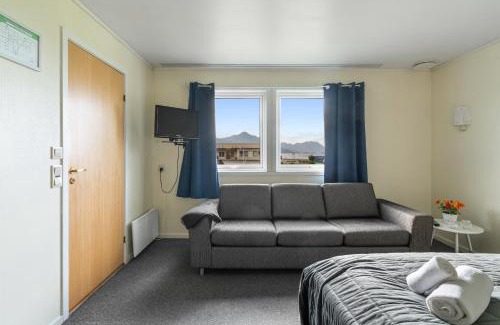 Skaland Hotel | Yttersia Base