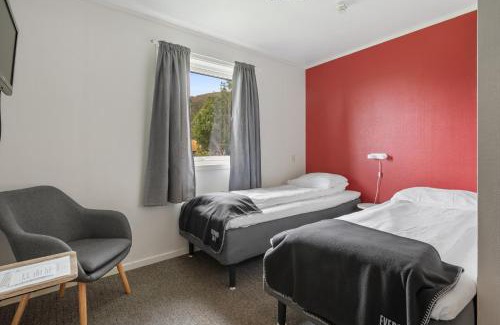 Skaland Hotel | Yttersia Base