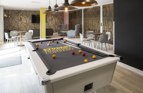 Plasnewydd Apartment | Yugo Explore - Arofan House