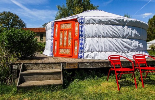 Peyrat-le-Chateau House | Yurt & breakfast on the farm