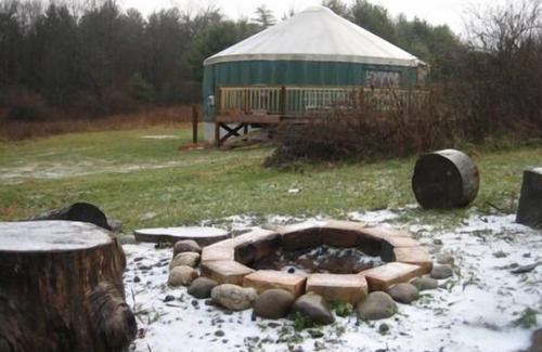 Accord House | Yurt in very private spot on 27 acre Horse Farm w/ hot tub