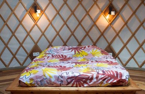 Semur-en-Auxois Cabin | Yurt "LaDesirade