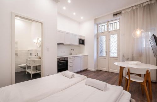 Terezvaros Apartment | Z32 - Central & Chic - Stylish Stay by BQA