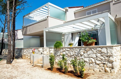 Zaton Apartment | Zaton Apartment With Shared Pool