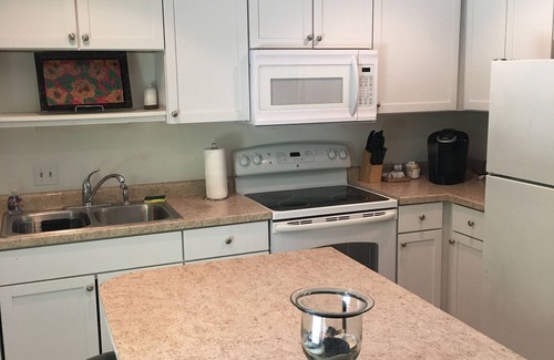 Riverside Apartment | Zee’s hideaway 1, 4431