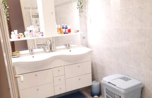 5th Arrondissement Bed & Breakfast | ZEN