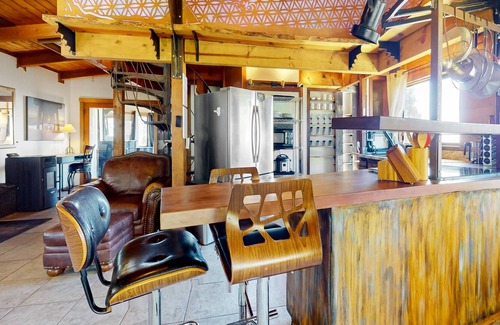 Chico House | Zen Mountain Retreat cabin with mtn views, sweeping outdoor space, & W/D