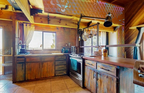 Chico House | Zen Mountain Retreat cabin with mtn views, sweeping outdoor space, & W/D