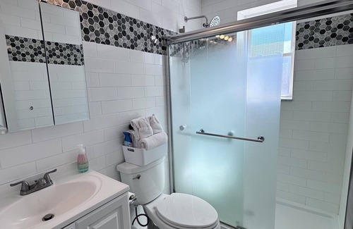 East Meadow Apartment | Zen Oasis - Pvt. Entry Studio Bed+Bath by NUMC