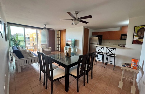 Mediania Alta Apartment | Zen Penthouse with Spectacular Ocean and Nature Reserve Views for Family Retreat