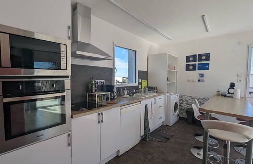 Saint-Gely-du-Fesc Apartment | Zen stay with access to 1 swimming pool, near Montpellier, Mediterranean, Cévennes