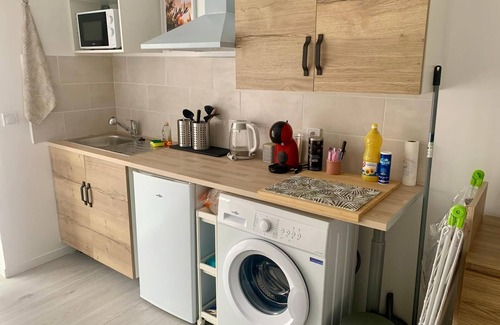 Villepinte Apartment | Zen, studio near Paris Roissy CDG Airport, Disneyland, Asterix, Exposition
