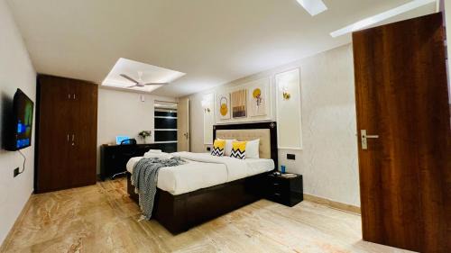 Sector 14 Apartment | ZEN Suites Gurgaon - LUXE Stays Collection