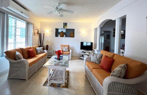 Reeds Bay Villa | ZenBreak Graceville BeachHouse