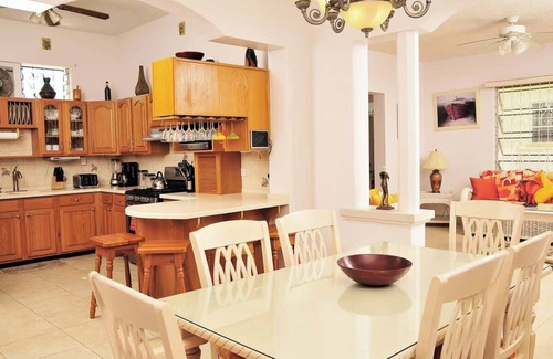 Reeds Bay House | ZenBreak Graceville Beach House