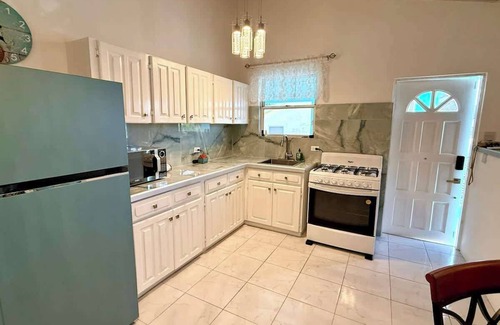 Douglas House | ZenBreak Steps to the Sea 3Bd