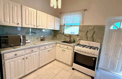 Douglas House | ZenBreak Steps to the Sea 3Bd