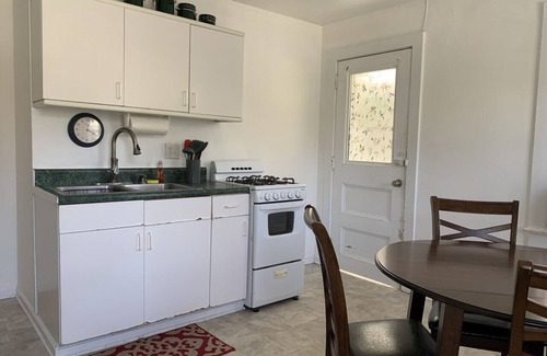 Folly Beach Apartment | ZenDeck & Courtyard - King Room & Double Room - Pet Friendly - Across from Beach