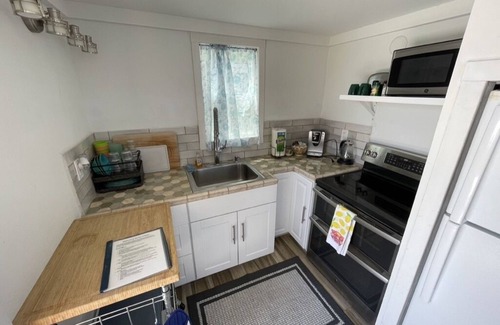 Carpinteria Cottage | Zenful Avo-Cottage w/hot tub — 5 min from the beach & hiking!