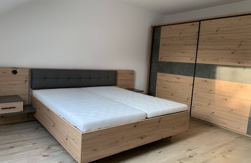 Region Hannover District Apartment | Zentral und Ruhig nah an Hannover Gelegen. Eigener Parkplatz und Bäcker vor Ort