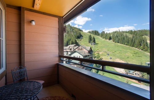 Winter Park Apartment | Zephyr Mountain Lodge, Condo | Top Floor w/Views of Ski Slopes and Gondola Access (Premium-Rated Condo 2701)
