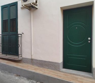Avola House | Zia Lory Avola