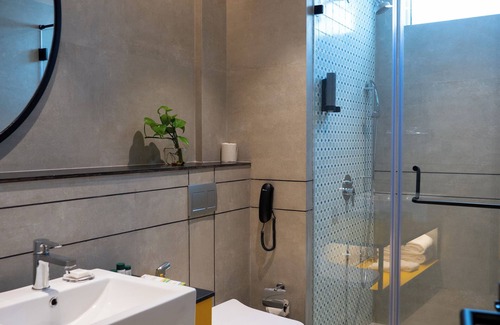 Kakinada Hotel | Zibe Luxe Kakinada by GRT Hotels