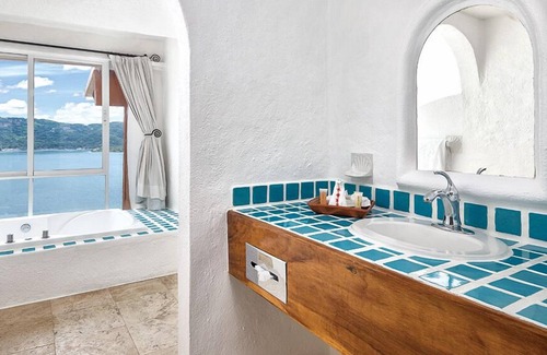 Almacen Resort | Zihuatanejo Resort Studio