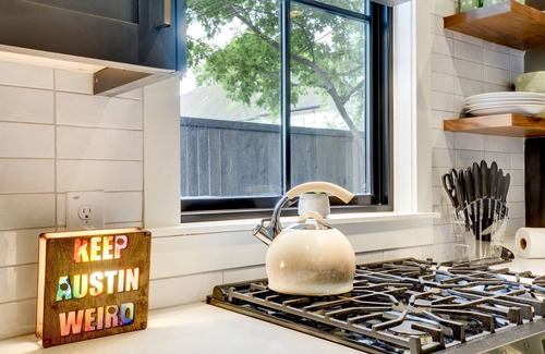 Zilker House | Zilker Guesthouse In the Most Walkable Austin Neighborhood!