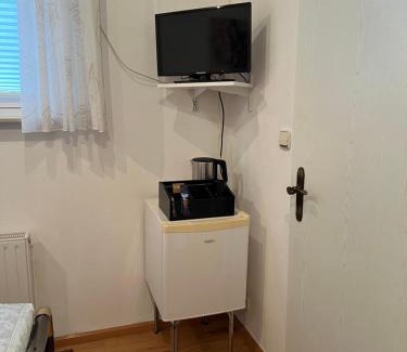 Waldbockelheim House | Zimmer 1 inkl eigenem Bad und Parkplatz