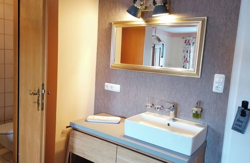 Hoslwang Apartment | Zimmer Blumenwiese, Ostseite mit Balkon, 2. Etage, 21 qm