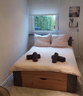 Bad Oeynhausen Apartment | Zimmer mit eigenem Bad und eigenem Eingang