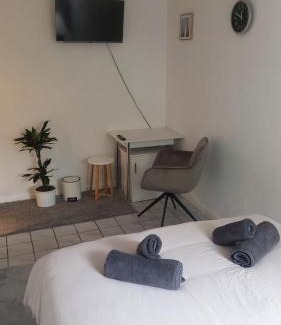 Bad Oeynhausen Apartment | Zimmer mit eigenem Bad und eigenem Eingang