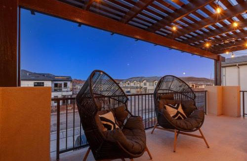 Hurricane House | Zion Village Resort 2053 Brand New Home! Private Pool, Hot Tub, and 35mins from Zion National Park