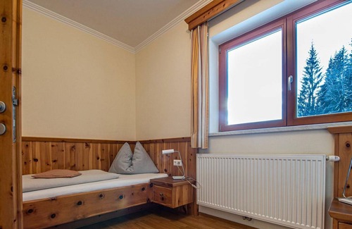 Bad Kleinkirchheim Cottage | Zirbensuite - Gasthof Raunig