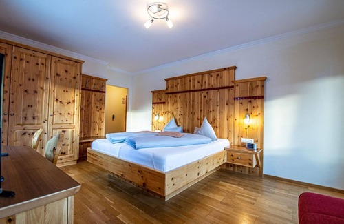 Bad Kleinkirchheim Cottage | Zirbensuite - Gasthof Raunig