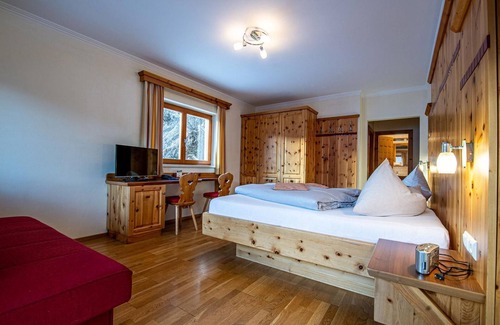 Bad Kleinkirchheim Cottage | Zirbensuite - Gasthof Raunig
