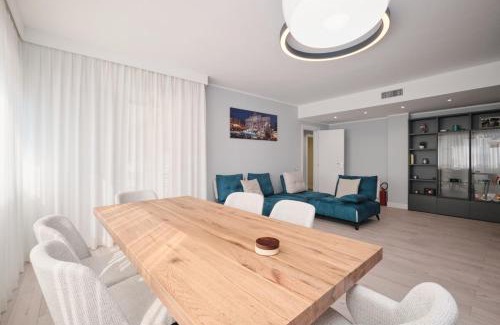 Quartiere XX Ardeatino Apartment | Zona Eur Roma 70 - Giorty Domus Romanae e Piscina by Hôtea