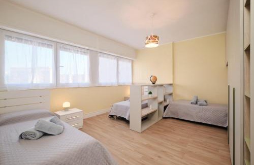 Quartiere XX Ardeatino Apartment | Zona Eur Roma 70 - Giorty Domus Romanae e Piscina by Hôtea