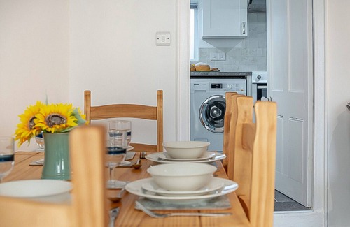 Pensilva House | Zona - Two Bedroom House, Sleeps 4