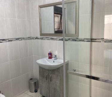 Embalenhle Apartment | Zondile's guest lodge