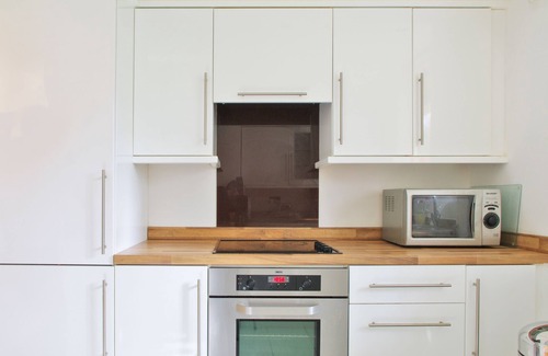Bunhill Apartment | ZONE 1 LOCATION - Buses/trains and all amenities on your doorstep